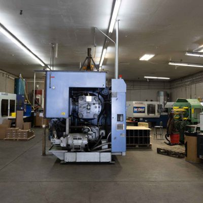 injection molding machine